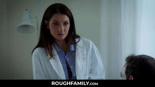 Silvia Ba Examines Pitit gason l &#039; nan Batiman Kòk chante