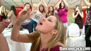 Святкування великого члена Dancingcock