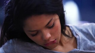 Mari fait doux amour à sa femme, après les heures de bureau